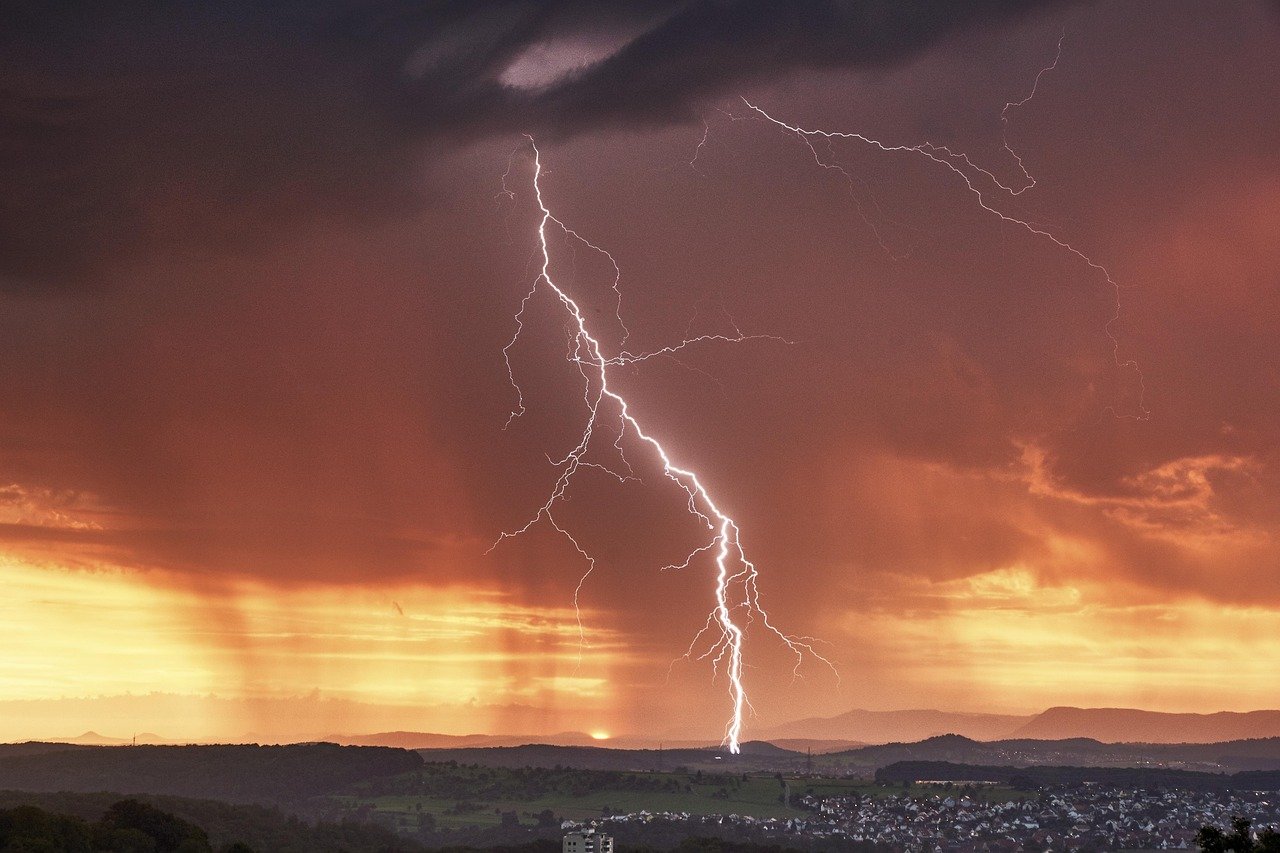Thunderstorm Warnings and Heatwave Grip the UK