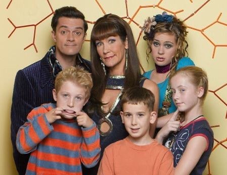 cast of my parents are aliens
