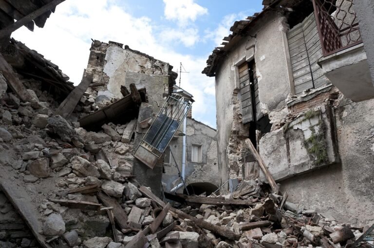 russia earthquake tsunami warning